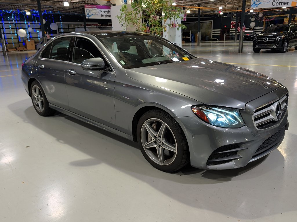 Used 2017 Mercedes-Benz E 300 4MATIC image 1