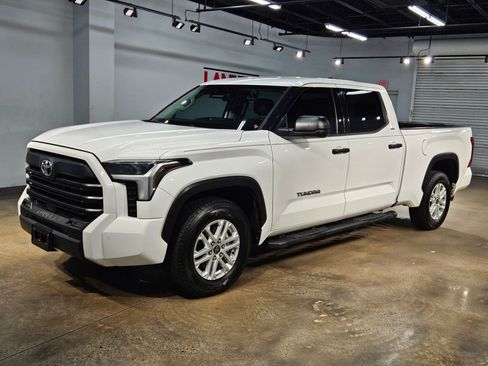 Used 2022 Toyota Tundra SR5 image 3