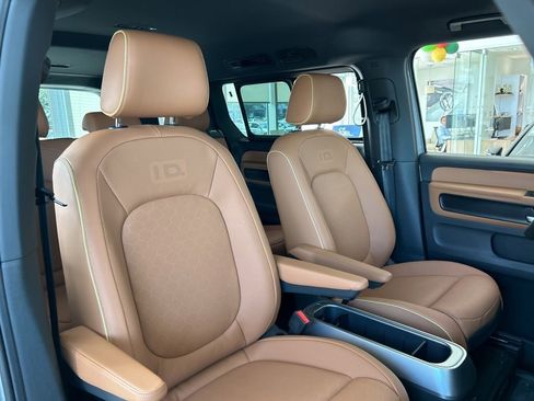New 2025 Volkswagen ID. Buzz Pro S image 39