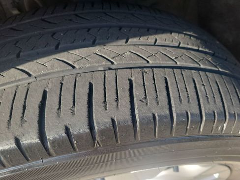 Used 2022 Toyota RAV4 XLE Premium image 23