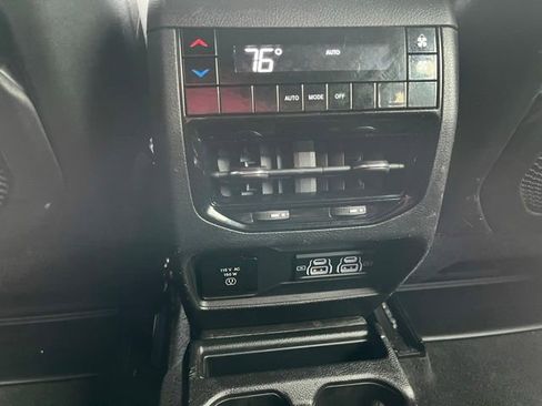 Used 2022 Jeep Grand Cherokee L Laredo image 24