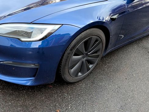 Used 2022 Tesla Model S image 11