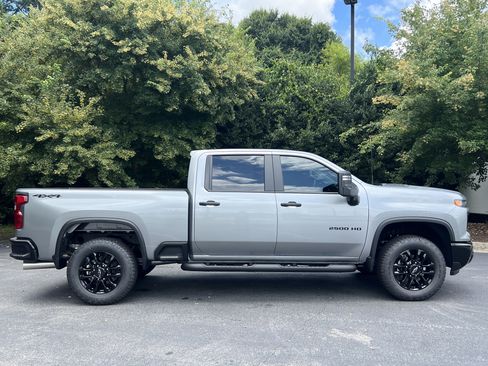 New 2026 Chevrolet Silverado 2500 Custom w/ Custom Value Package AWD/4WD image 10