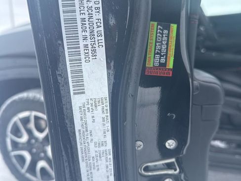 Used 2025 Jeep Compass Trailhawk image 14