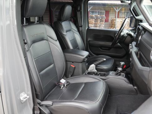 Used 2020 Jeep Gladiator Overland image 27