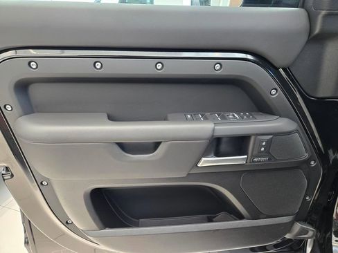 New 2026 Land Rover Defender 110 X-Dynamic SE image 11