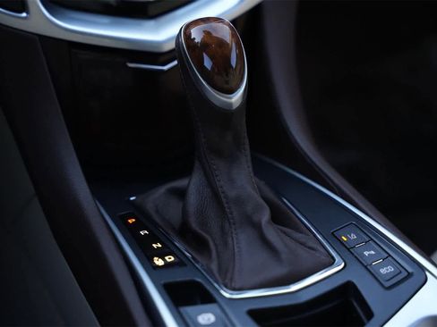 Used 2015 Cadillac SRX Luxury w/ Driver Awareness Package image 15