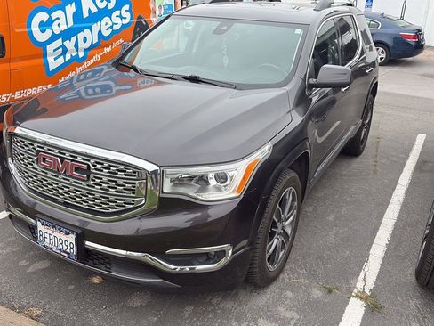 Used 2018 GMC Acadia Denali w/ Technology Package image 1