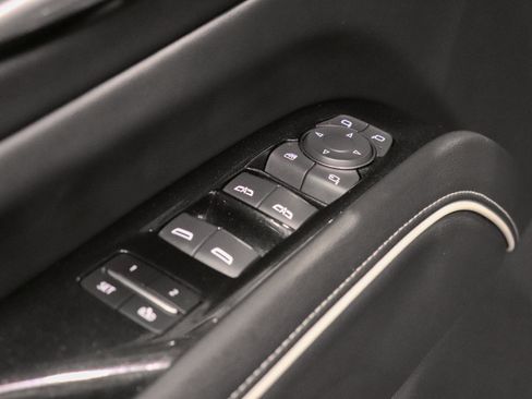 Used 2023 Cadillac Escalade ESV Premium Luxury AWD/4WD image 12