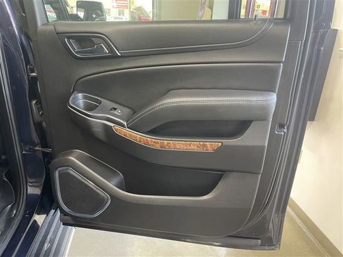 Used 2018 Chevrolet Suburban Premier image 31