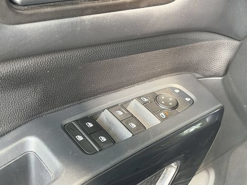 Used 2024 Nissan Pathfinder SV AWD/4WD image 17