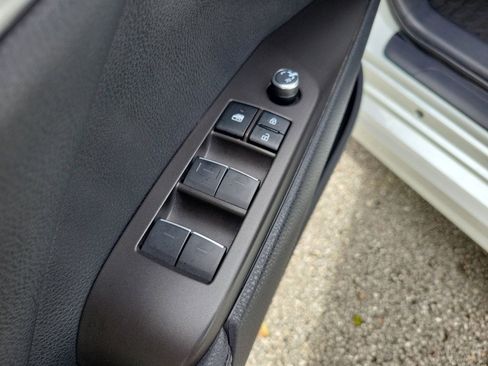 Used 2023 Toyota Camry XSE image 14