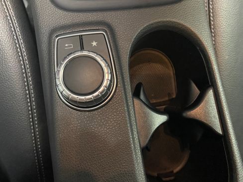 Used 2017 Mercedes-Benz GLA 250 image 18