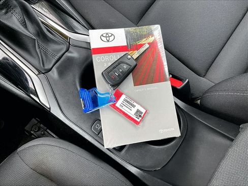 Used 2024 Toyota Corolla LE FWD image 31