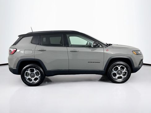Used 2022 Jeep Compass Trailhawk w/ Trailhawk Convenience Group AWD/4WD image 12