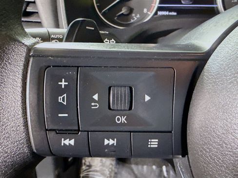 Used 2024 Nissan Rogue S image 14