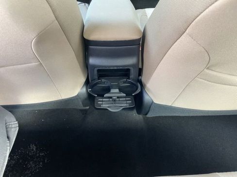 Used 2016 Toyota Corolla LE image 27