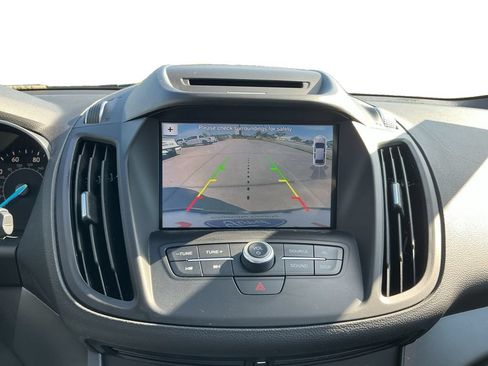 Used 2017 Ford Escape SE w/ SE Leather Comfort Package FWD image 18