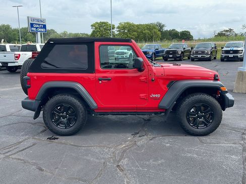 Used 2019 Jeep Wrangler Sport AWD/4WD image 6