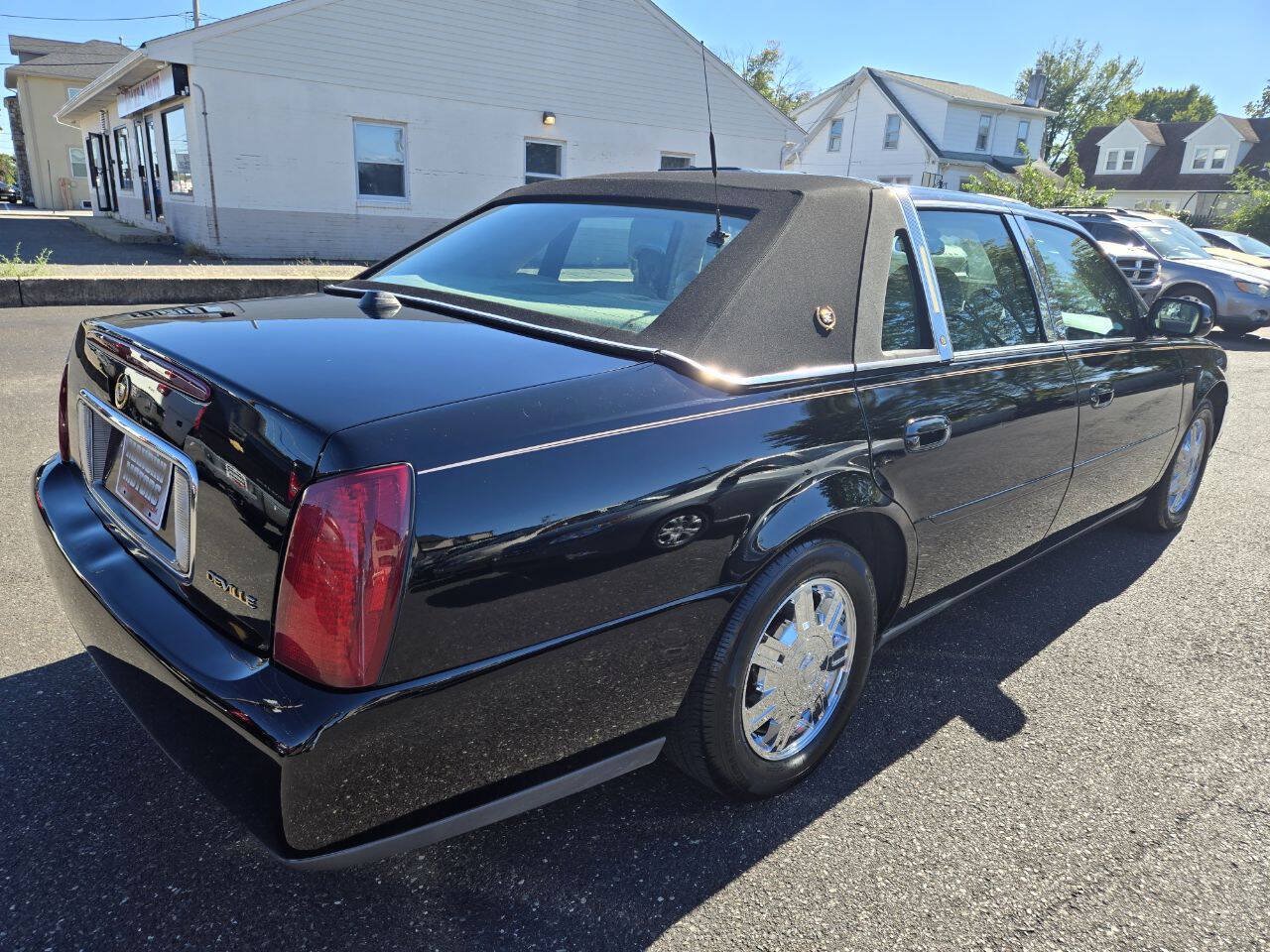 Used 2004 Cadillac De Ville w/ Equipment Group FWD image 6