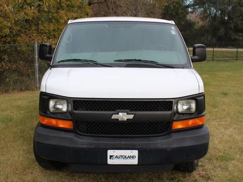 Used 2009 Chevrolet Express 2500 image 9