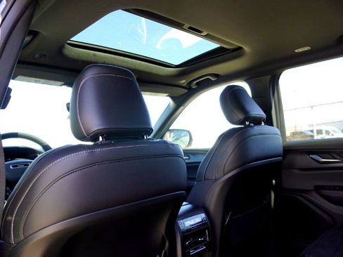 New 2025 Jeep Grand Cherokee L Altitude image 29