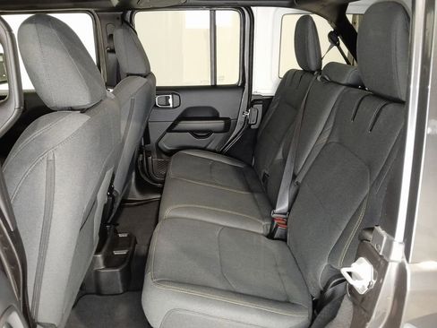 Used 2025 Jeep Wrangler Unlimited Sahara image 12