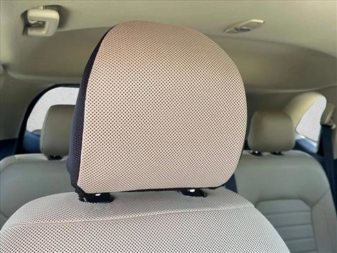 Used 2018 Ford Edge SE image 15