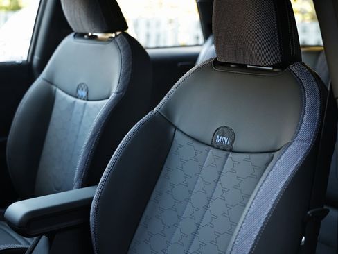 New 2026 MINI Cooper 2-Door Hardtop image 21