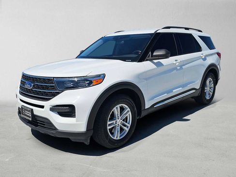 Used 2021 Ford Explorer XLT RWD image 7