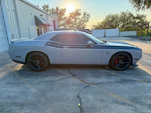 Used 2022 Dodge Challenger R/T w/ Plus Package image 4