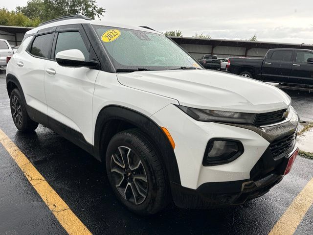 Used 2023 Chevrolet TrailBlazer ACTIV AWD/4WD image 2
