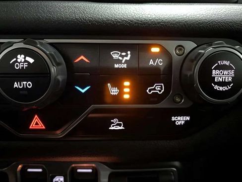 Used 2024 Jeep Wrangler Unlimited AWD/4WD image 50