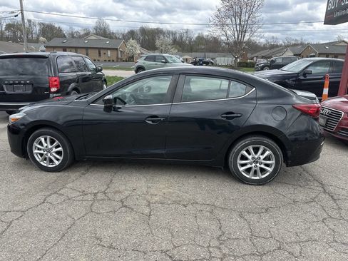 Used 2018 MAZDA MAZDA3 Sport w/ Preferred Equipment Package image 11