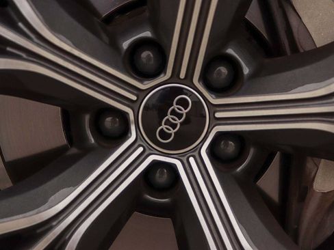 Used 2022 Audi Q8 Premium Plus w/ Premium Plus Package AWD/4WD image 15