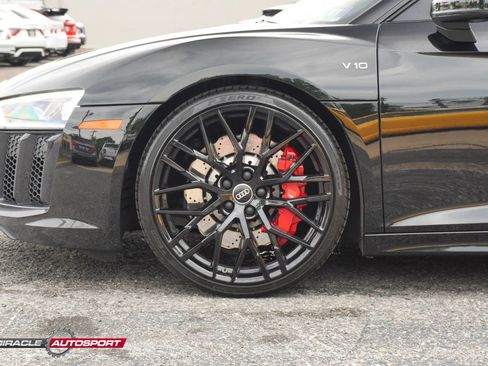 Used 2017 Audi R8 V10 w/ Carbon Exterior Package AWD/4WD image 13