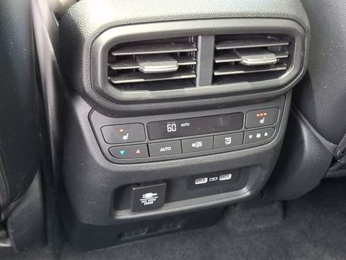 Used 2023 Honda Pilot Elite image 11