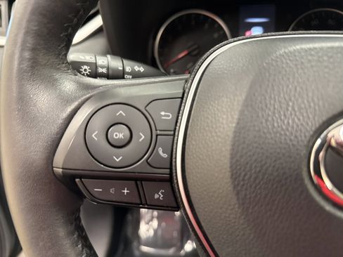 Used 2021 Toyota RAV4 XLE Premium image 33