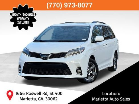 Used 2019 Toyota Sienna SE image 1