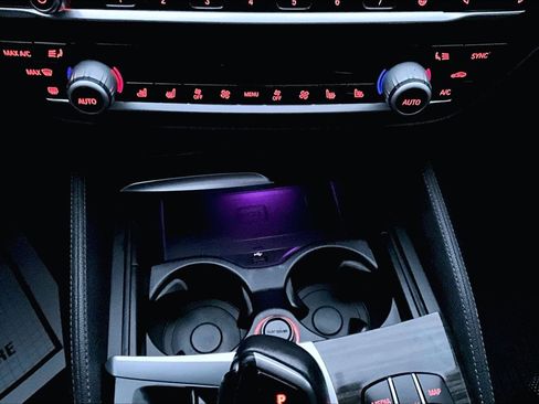 Used 2018 BMW 540i image 15