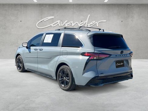 Used 2024 Toyota Sienna XSE image 14
