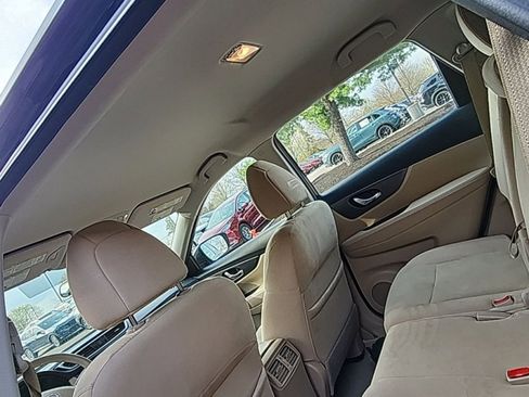 Used 2014 Nissan Rogue S image 13