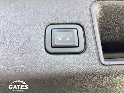Used 2023 GMC Terrain SLT w/ Infotainment Package II AWD/4WD image 14