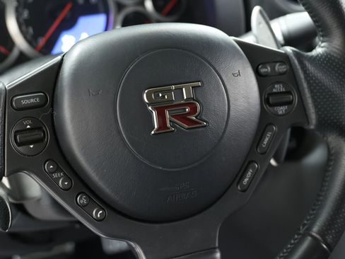 Used 2014 Nissan GT-R Premium image 22