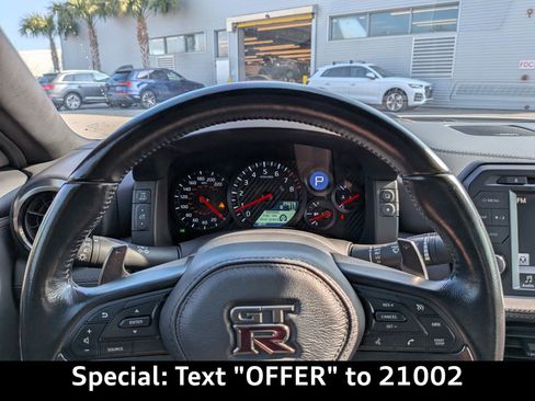 Used 2021 Nissan GT-R Premium image 33