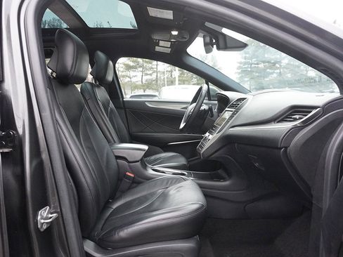 Used 2019 Lincoln MKC Reserve w/ MKC Climate Package image 32