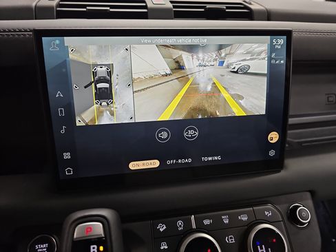 Used 2025 Land Rover Defender 90 X-Dynamic SE image 26