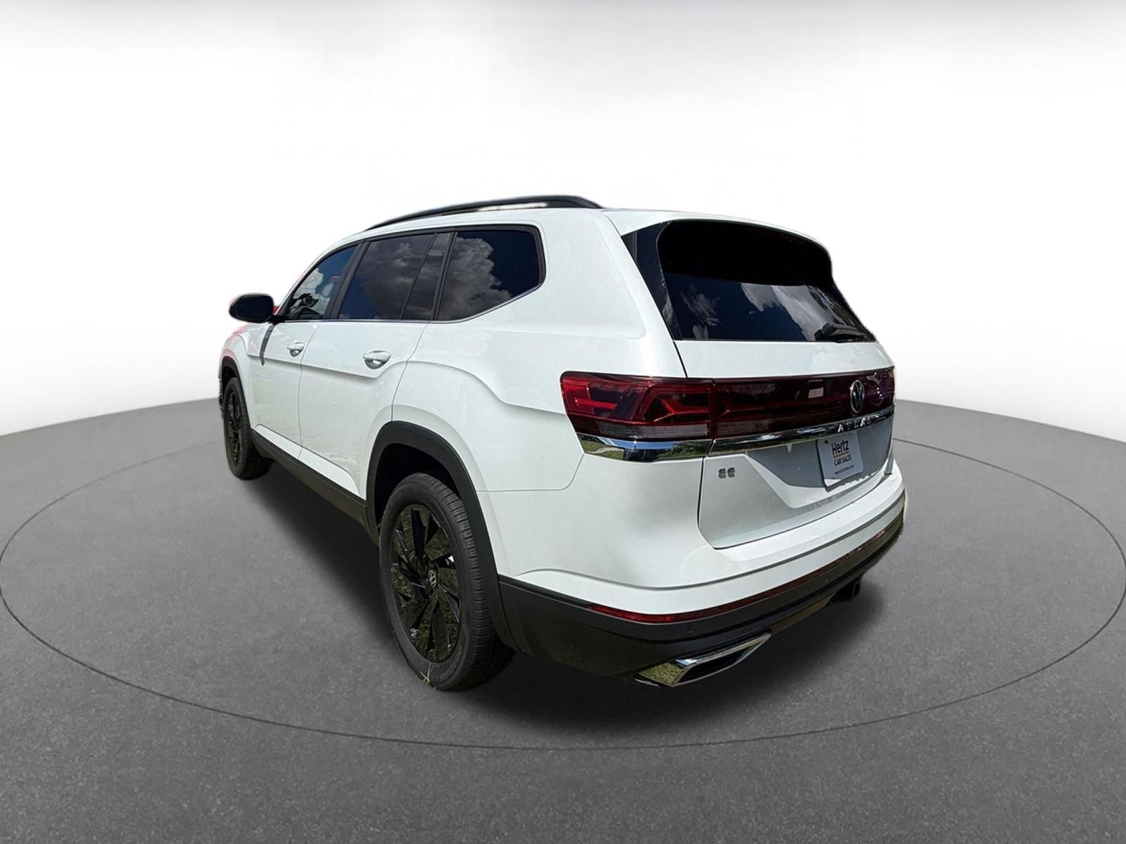 Used 2026 Volkswagen Atlas SE FWD image 6