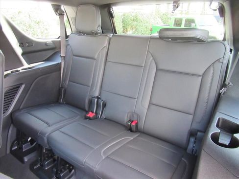 Used 2024 GMC Yukon Denali AWD/4WD image 16