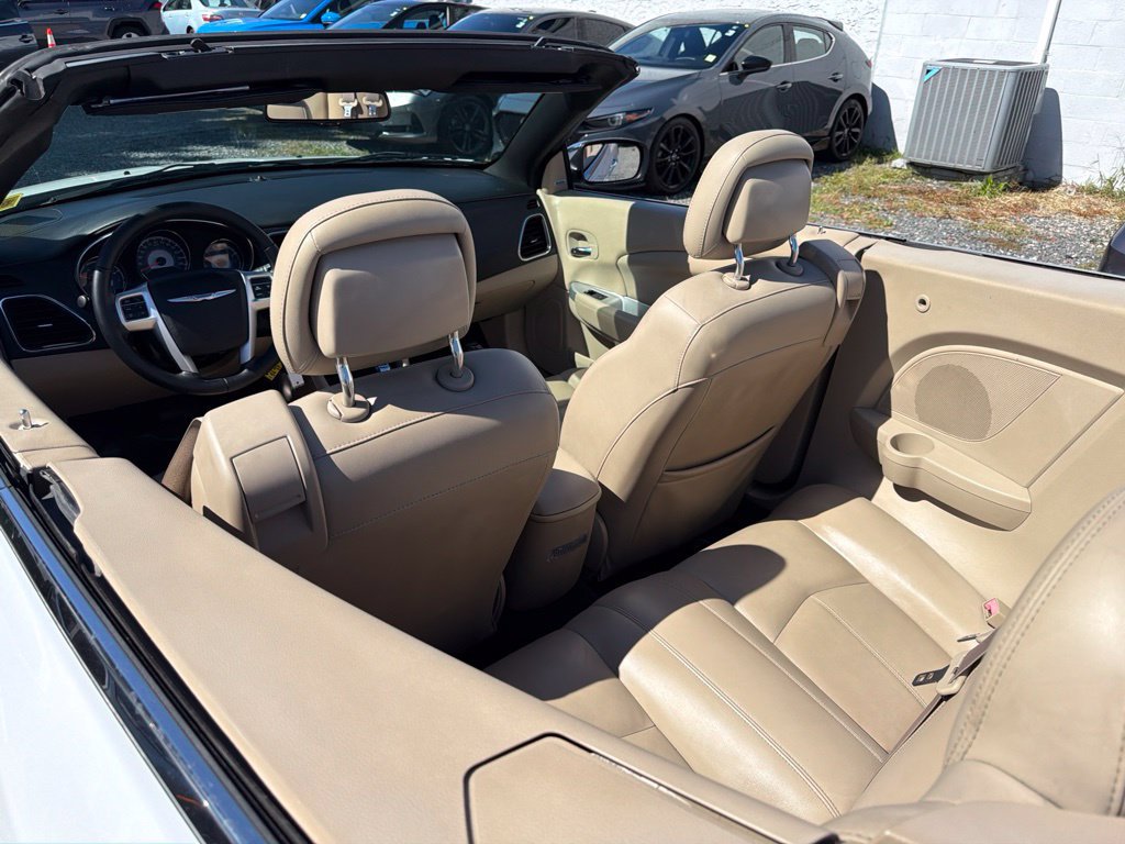 Used 2013 Chrysler 200 Limited FWD image 17